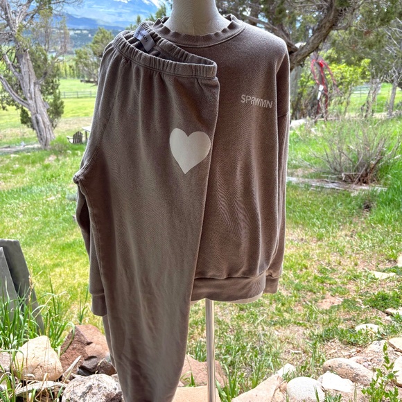 SPRWMN Latte Heart Sweatshirt and Sweatpants set